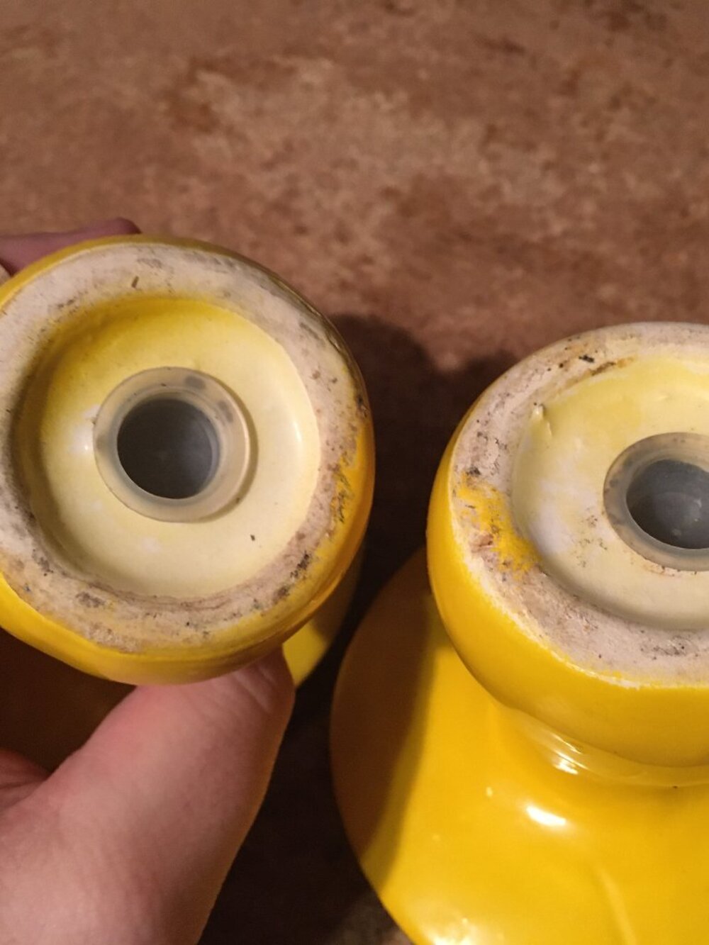 LARGE 5" CERAMIC MUSHROOMS SALT & PEPPER SHAKERS YELLOW RED DOTS - Picture 10 of 10